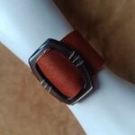 manchette cuir, bracelet cuir naturel, boucle vintage métal, bijou artisanal, cuir recyclé, création française, Dordogne