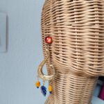 Boucles d’oreilles longues asymétriques – Création upcyclée