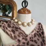 Collier vintage doré perles cabochon – longueur 42 cm