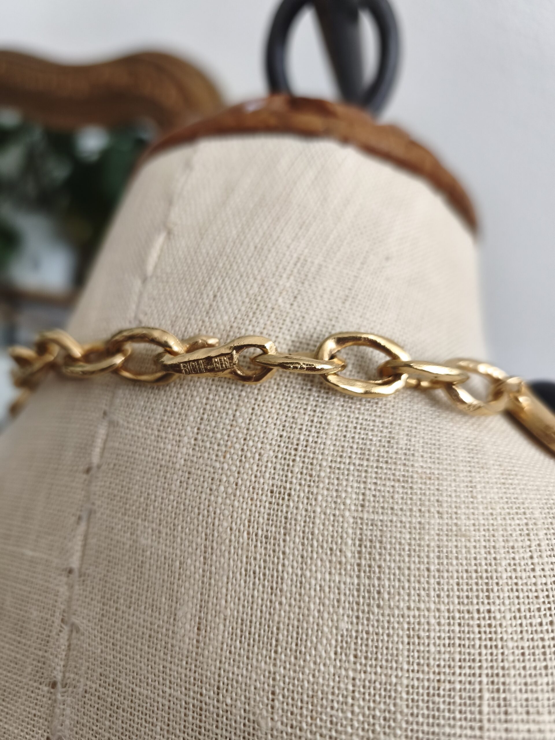 Parure vintage Biche de Berre – Collier réglable 51 cm – Très bon état Parure vintage Biche de Berre – Collier réglable 51 cm – Très bon état