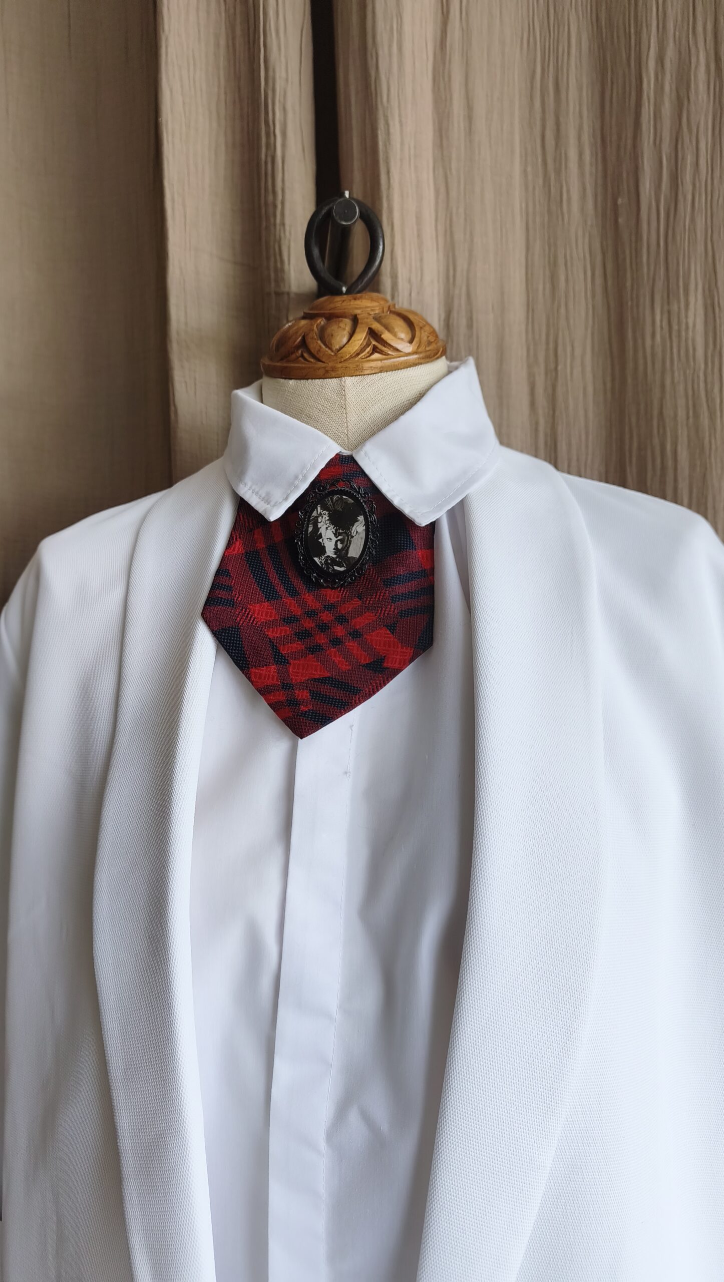 Collier cravate upcyclée en soie