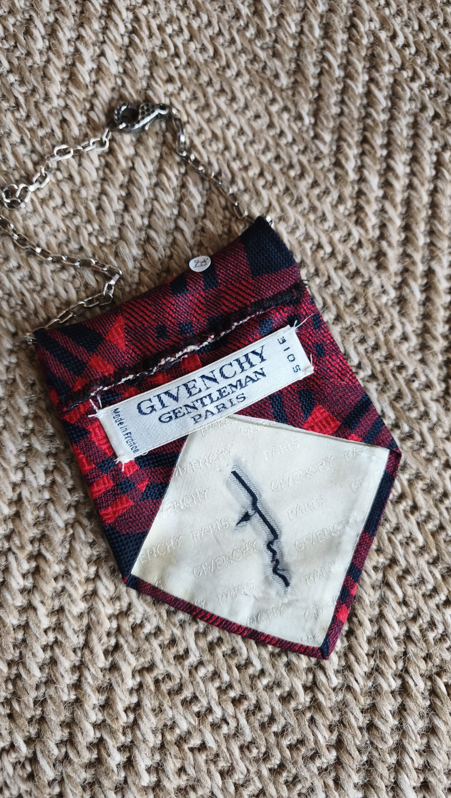 Collier cravate upcyclée en soie