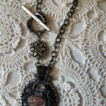 Collier Eclipse — Métamorphoses